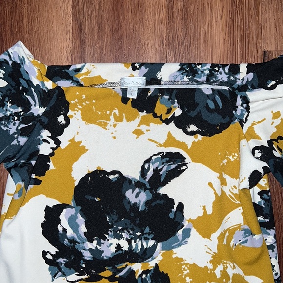 Olivia Matthews floral mid length dress - Picture 2 of 4